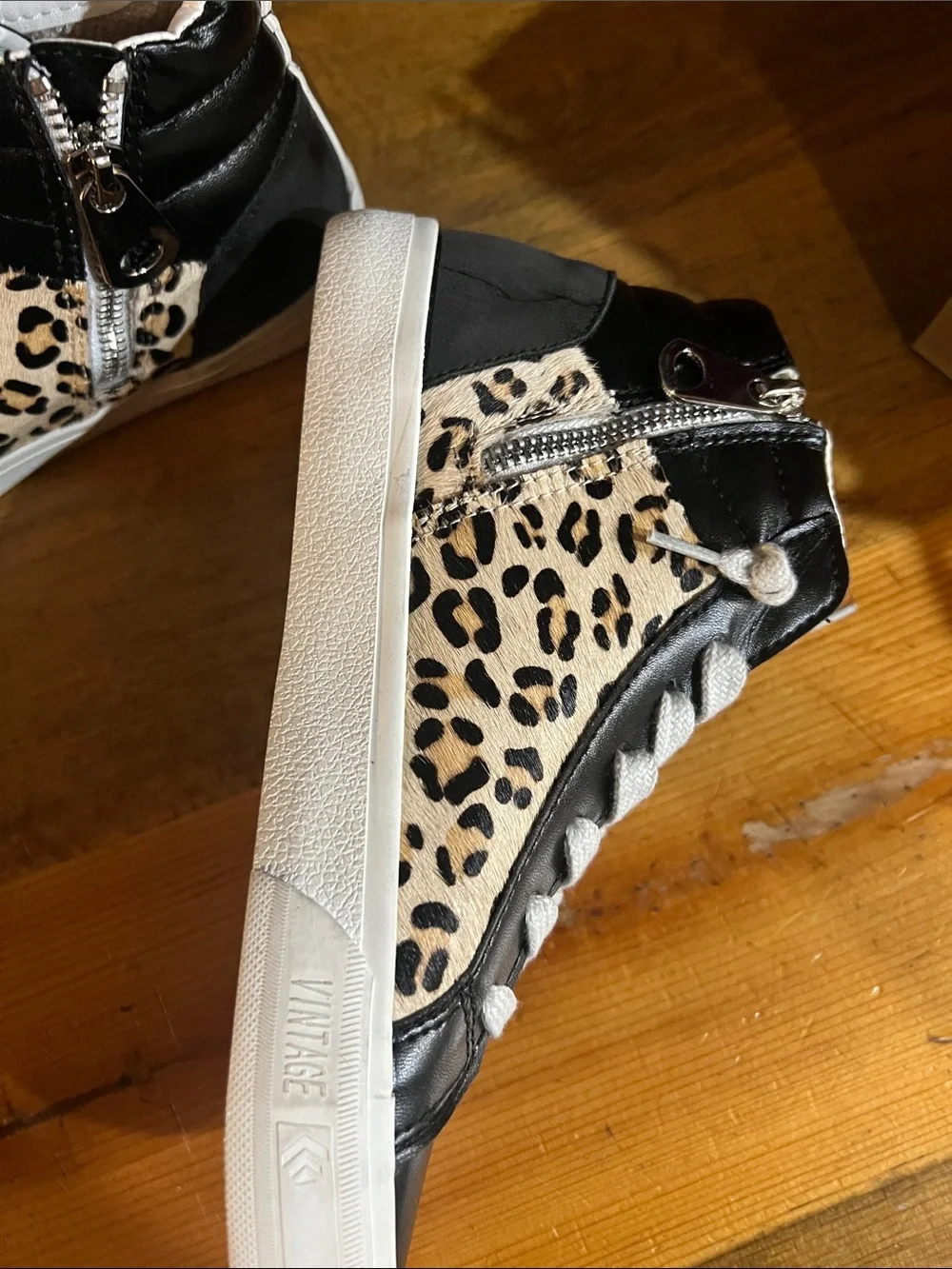 Vintage Havana Dedra Black and Leopard High-Top Sneakers sz 6